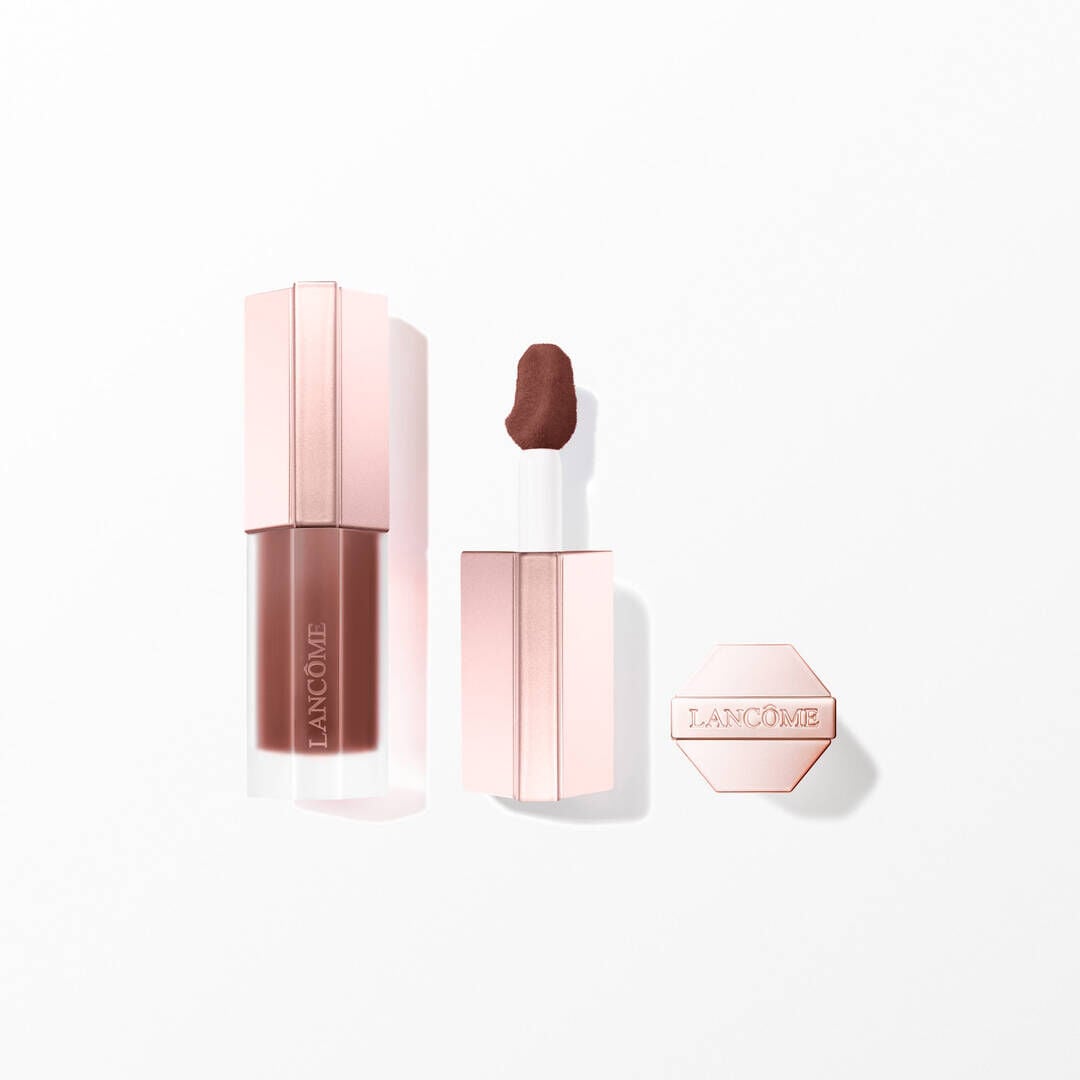 Batom aveludado vermelho Lancome cor 25 Cocoa Cuddle