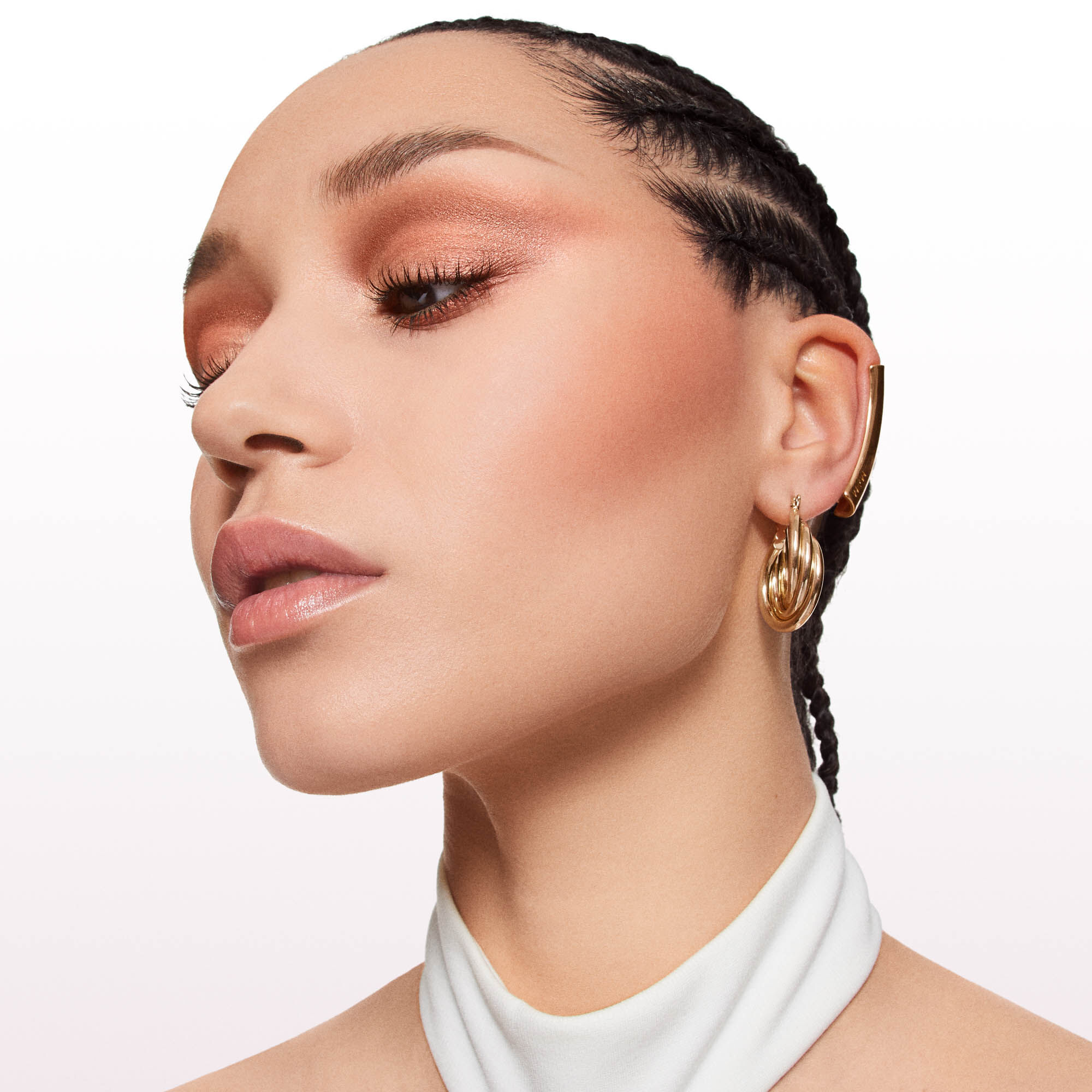 Sombra liquida com aplicador duplo IDOLE TINT