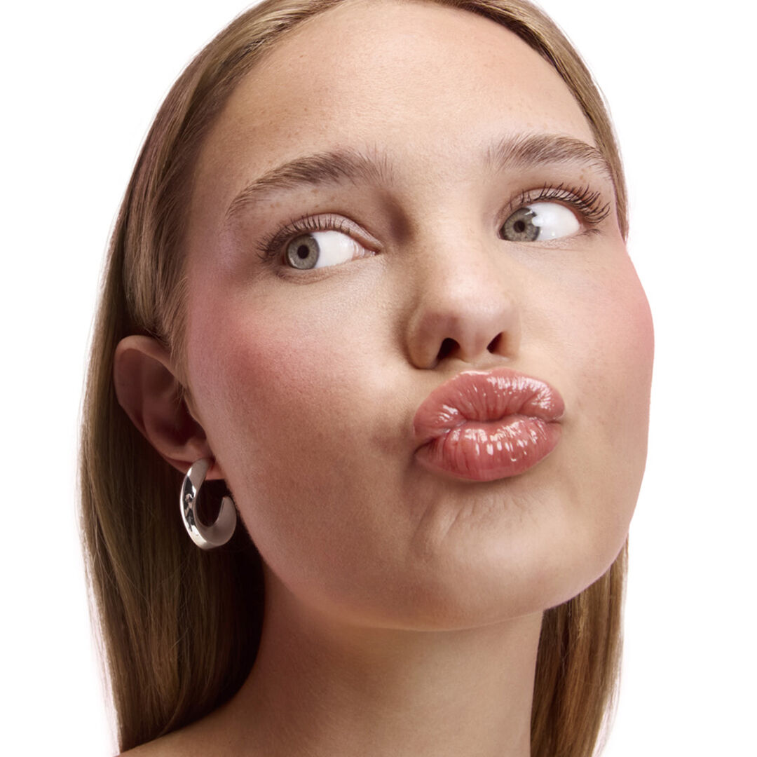 Uma boca mais chamativa e marcante com IDOLE JUICYTREAT de Lancome