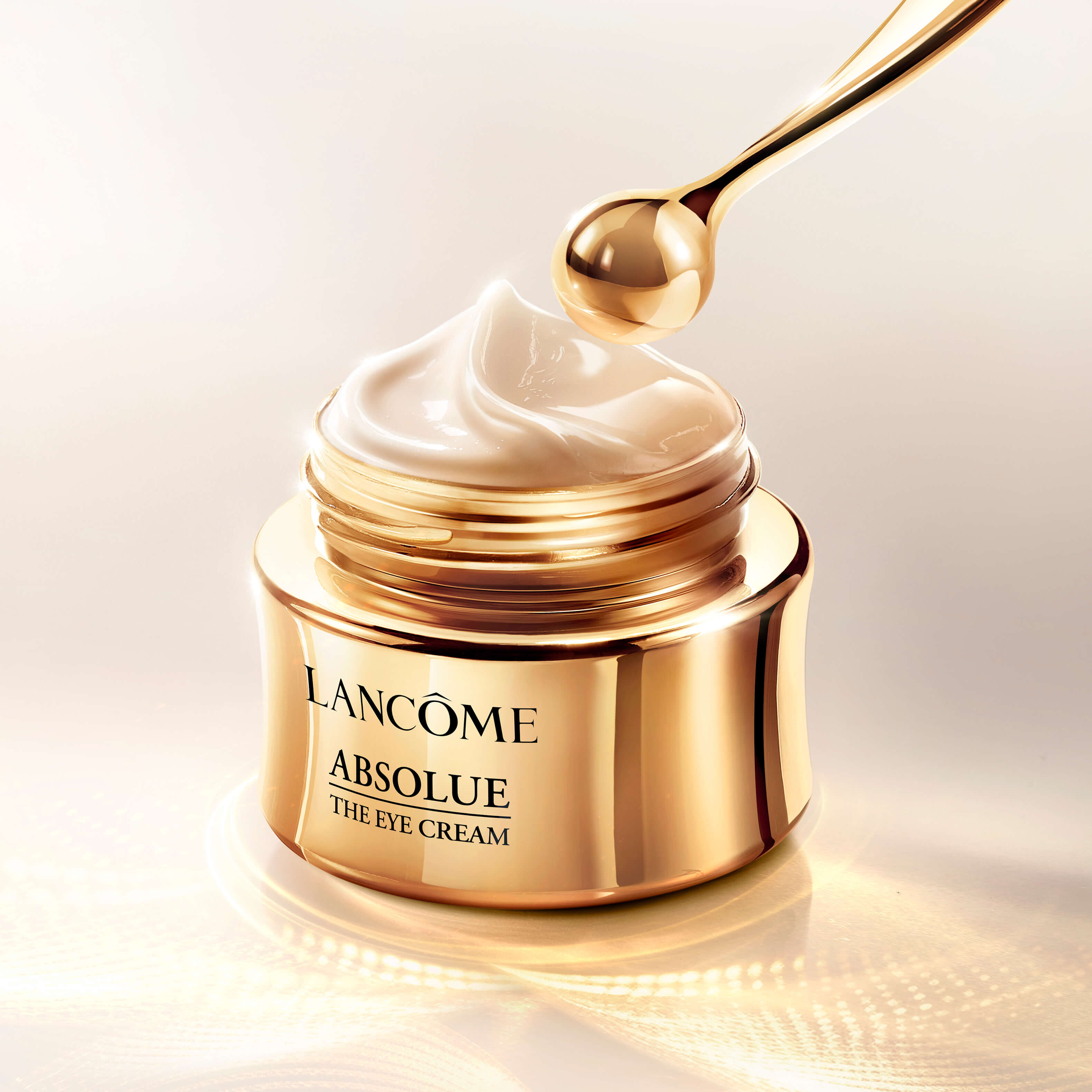 Aplicador luxuoso do creme para olhos Absolue Eye Cream de Lancome